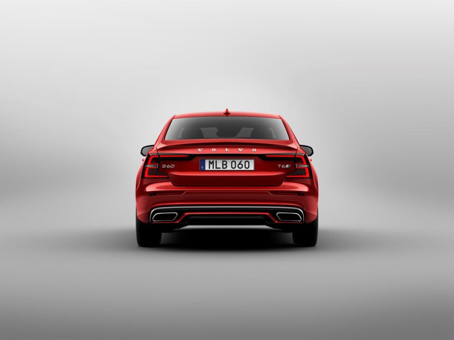  Volvo S60 T6 R-Design 2018 года  (WW) (фото 36 из 63)